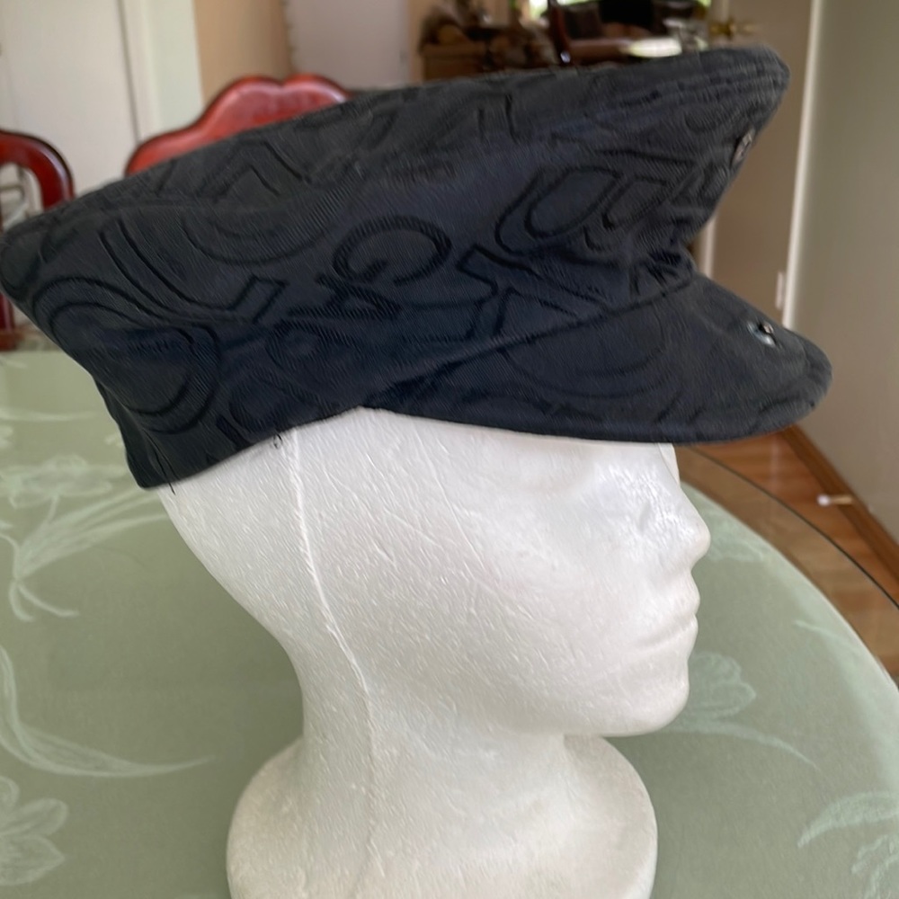 Embroidered Flat Cup